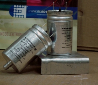 Конденсатор  E62.D58-602E20