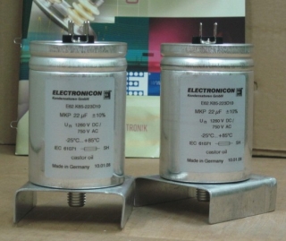 Конденсатор  E62.K85-223D10