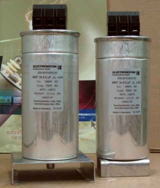 Конденсатор  E62.M16-662L30