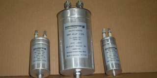Конденсатор  E62.Q10-104L10