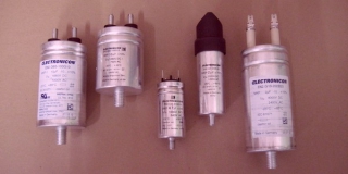 Конденсатор  E62.H85-123G10