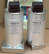 Конденсатор  E62.N16-303L30